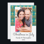 Kerstmis in juli ananas fotokaart feestdagenkaart<br><div class="desc">Australian Christmas in juli Faux Folie Goud en Blauw Ananas Kerst Zee Blauw Fotokaart. Deze Hawaïaanse kerstfotokaart is ideaal voor een tropische familie kerst Kaart.</div>