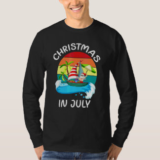 Kerstmis In Juli Kerstman Surft Zomer Strand Vakan T-shirt