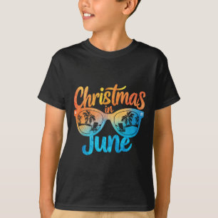 Kerstmis in juni zonnebril Funny zomer vakantie T-shirt