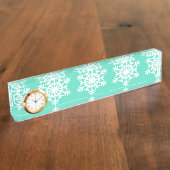 Kerstmis in Tiffanys Aqua Blue Snowflakes Naambordje (Zijkant)