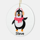 Kerstmis Jolly Pinguïn in Sjaal met Oorkappen Keramisch Ornament (Links)
