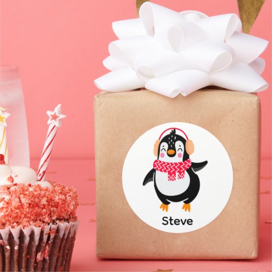 Kerstmis Jolly Pinguïn in Sjaal met Oorkappen Ronde Sticker (Feest)