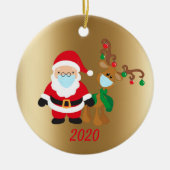 Kerstmis, kerstbal, kerstman en rendier, 2020 Gold Keramisch Ornament (Voorkant)