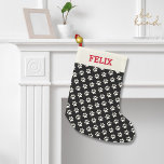 Kerstmis kous voor kat met naam kleine kerstsok<br><div class="desc">Je kat zal deze feestelijke kerstkous geweldig vinden (vooral als hij vol lekkers zit)! De kous heeft een off white paw print patroon en zijn naam erop. De zwarte krijtbordachtergrond geeft het een beetje een /rustiek gevoel. Schattige,  leuk en gemakkelijk te personaliseren!</div>