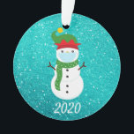 Kerstmis Masker Snowman 2020 Quarantine Ornament<br><div class="desc">Dit ontwerp kan op het gebied worden gepersonaliseerd dat door de foto en/of tekst te veranderen wordt verstrekt. Of het kan worden aangepast door de klik te kiezen om verdere optie aan te passen en de kleur van de achtergrond te schrappen of te veranderen, tekst toe te voegen, de tekstkleur...</div>
