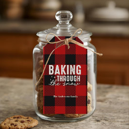 Kerstmis met bakken door de sneeuw Buffalo Plaid Cadeaulabel