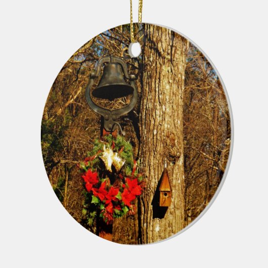 Kerstmis met oude cellen en een jaarhuis keramisch ornament (Links)