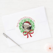 Kerstmis met poesige krans foto ronde sticker (Envelop)