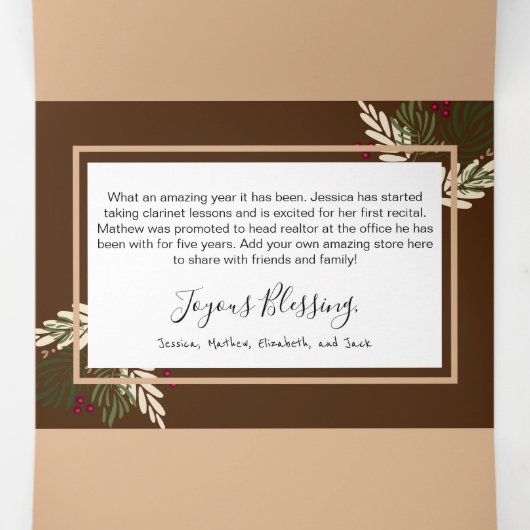 Kerstmis met takken en bessen, meerdere foto's drieluik wenskaart (Binnenkant midden)