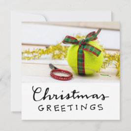 Kerstmis met tennisbal en racket feestdagenkaart