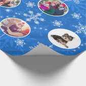 Kerstmis of Hanukkah Familie Foto's Blauwe Snowfla Cadeaupapier (Hoek)