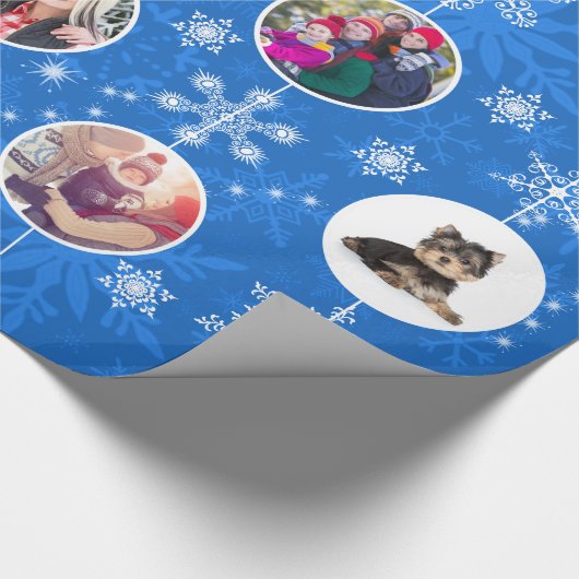 Kerstmis of Hanukkah Familie Foto's Blauwe Snowfla Cadeaupapier (Hoek)