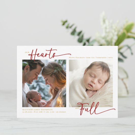 Kerstmis Onze harten rood goud Familie Baby 2 foto Feestdagenkaart (Staand voorkant)