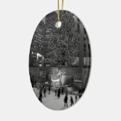 Kerstmis op het Rockefeller Center en de Ice Skate Keramisch Ornament (Links)