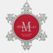 Kerstmis Passen getrouwd Vastgestelde monogram Tin Sneeuwvlok Ornament (Voorkant)