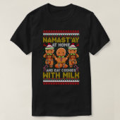 Kerstmis peperkoek man Namastay thuis T-shirt (Design voorkant)