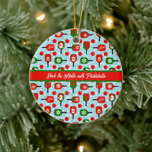 Kerstmis Pickleball Red Green Blue Snowflakes Keramisch Ornament (Boom)