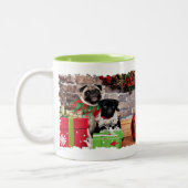 Kerstmis - Pug - Daisy Mae en Lily Lou Tweekleurige Koffiemok (Links)