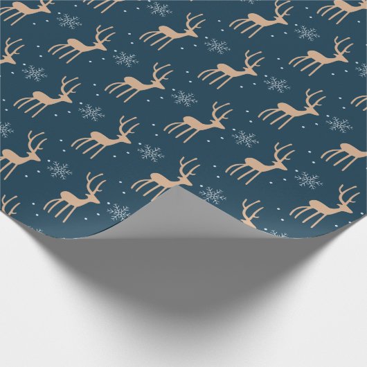 Kerstmis rendieren en sneeuwvlok blauw cadeaupapier (Hoek)