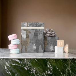 Kerstmis rendieren en sneeuwvlokken staal grijs cadeaupapier