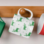 Kerstmis rendieren. Groen bos dierlijk patroon Koffiemok<br><div class="desc">Kerst groene bosrijke rendieren patroon Koffie Mok voor wintervakantie.</div>