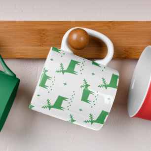 Kerstmis rendieren. Groen bos dierlijk patroon Koffiemok