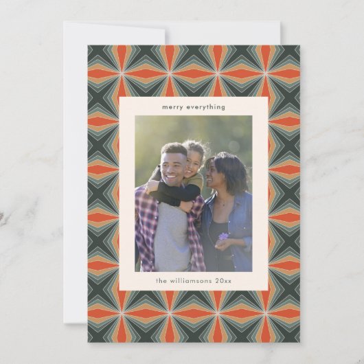 Kerstmis Rode Groene Art Deco Custom Letter Foto Feestdagenkaart (Voorkant)