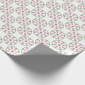 Kerstmis Rood Wit en Groen Traditioneel Patroon Cadeaupapier (Hoek)