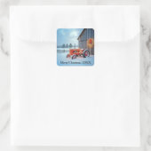 Kerstmis Roode Boerentractor in de Sneeuw Vierkante Sticker (Tas)