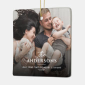 Kerstmis/Vakantie Familienaam & Bericht 2-Foto Keramisch Ornament (Links)