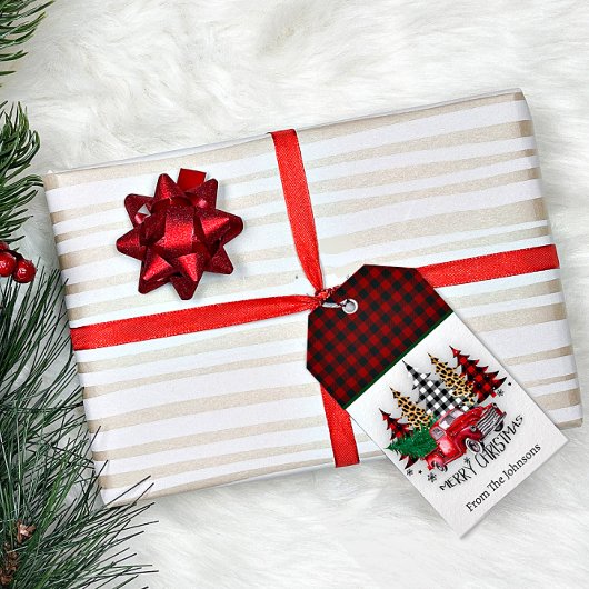 Kerstmis vrachtwagen en bomen gepersonaliseerd cadeaulabel