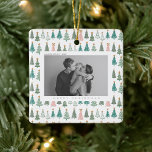 Kerstmis Vreugde Kerstmis Familie Foto Keramisch Ornament<br><div class="desc">Minimal pastel familie kerstvakantie briefkaart</div>