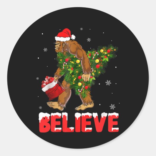 Kerstmisgeloof Bigfoot Funny Xmas Tree voor Mannen Ronde Sticker (Voorkant)