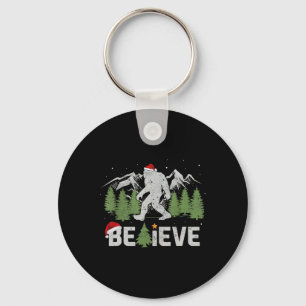 Kerstmisgeloof Bigfoot Funny Xmas Tree voor Mannen Sleutelhanger