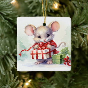 Kerstmuis met cadeau keramisch ornament