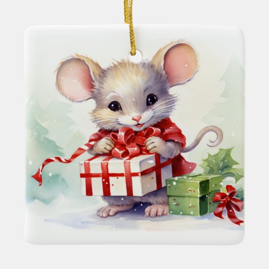 Kerstmuis met cadeau keramisch ornament (Voorkant)