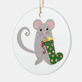 Kerstmuis met Groene Sock Keramisch Ornament (Links)
