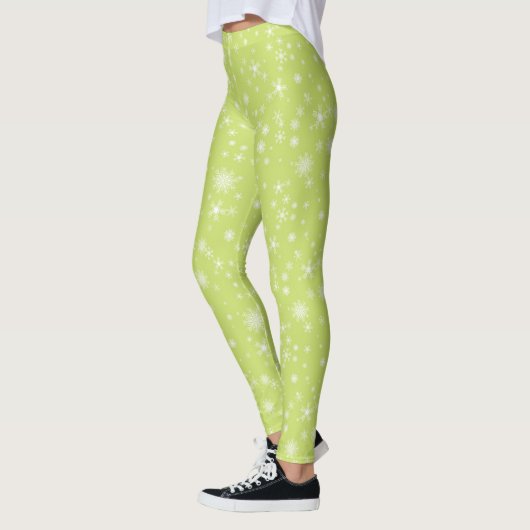 Kerstnieuwigheid Sneeuwvlokken op Green Winter Fun Leggings (Links)