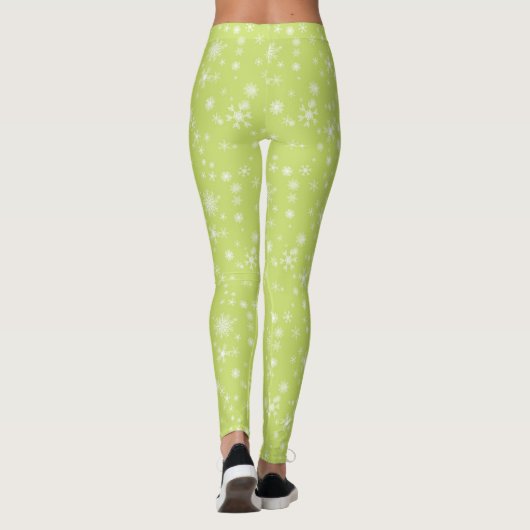 Kerstnieuwigheid Sneeuwvlokken op Green Winter Fun Leggings (Achterkant)