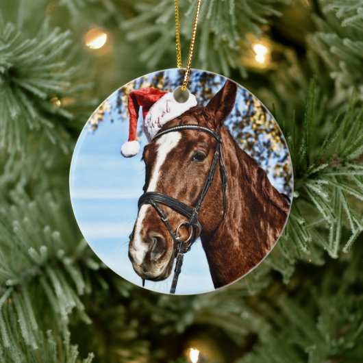 Kerstpaard met pet keramisch ornament (Boom)