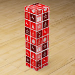 Kerstpictogram Red Squares Holiday Art Klassiek Wijn<br><div class="desc">Een schattig kerstpatroon met versieringen van een kerstboom,  rendieren,  cadeaus,  sterren en een kerstbal.</div>