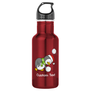 Kerstpinguïn die een sneeuwbal krijgt waterfles