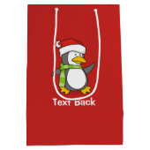 Kerstpinguïn die over sneeuw loopt medium cadeauzakje (Achterkant)