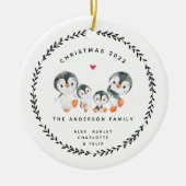 Kerstpinguïn familie van vier keramische siervoorw keramisch ornament (Voorkant)
