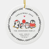 Kerstpinguïn familie van vier keramische siervoorw keramisch ornament (Voorkant)
