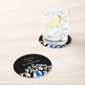 Kerstpinguïn gepersonaliseerd feest ronde kartonnen onderzetter (Insitu)