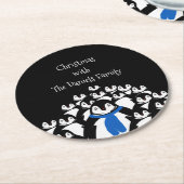 Kerstpinguïn gepersonaliseerd feest ronde kartonnen onderzetter (Gebogen)