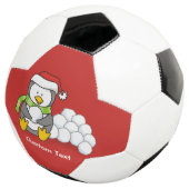 Kerstpinguïn met sneeuwballen voetbal (Drie kwart)