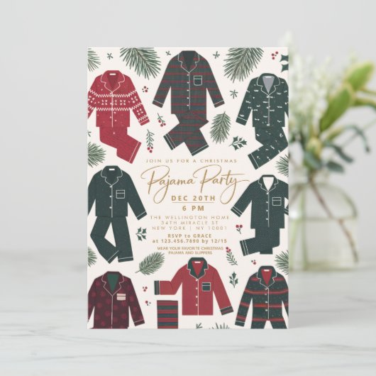 Kerstpyjamafeest minimalistisch modern eenvoudig kaart (Staand voorkant)