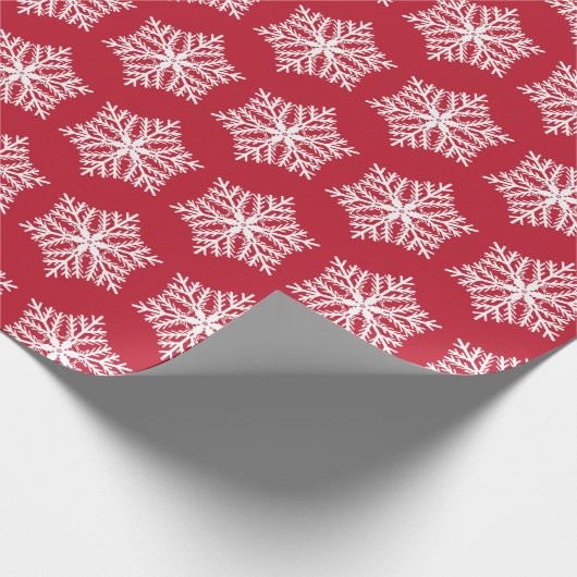 Kerstrode en witte sneeuwvlokken WinterFeestdagen Cadeaupapier (Hoek)